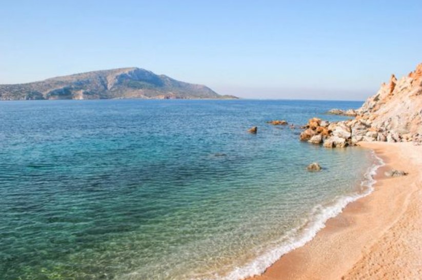 4 Beaches Near Athens for a refreshing Summer City-scape!