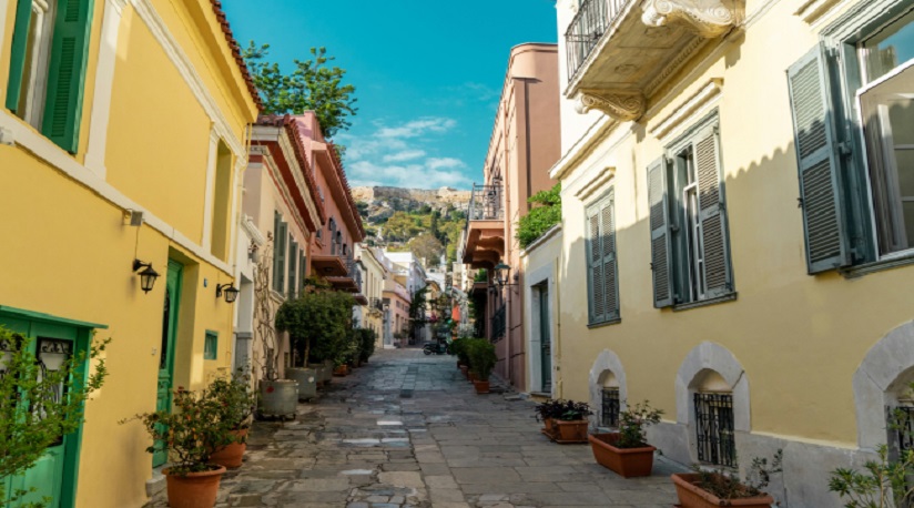 Athenian Neighborhoods with a Vibrant Artistic Atmosphere: Exploring the City